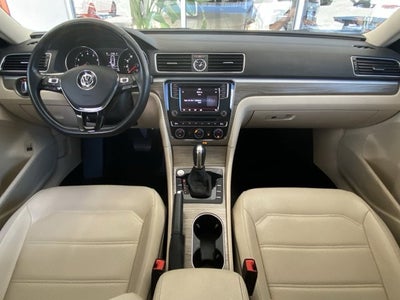 2017 Volkswagen Passat 1.8T SE