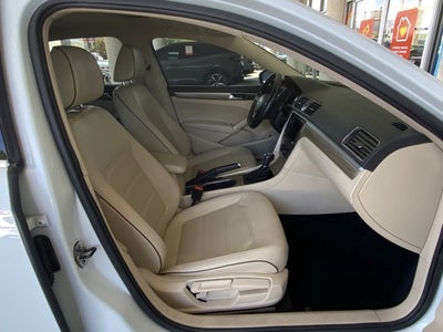 2017 Volkswagen Passat 1.8T SE