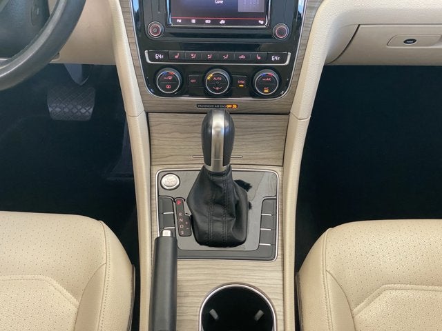 2017 Volkswagen Passat 1.8T SE