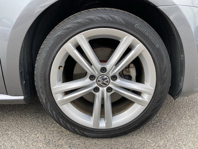 2014 Volkswagen Passat SE w/Sunroof