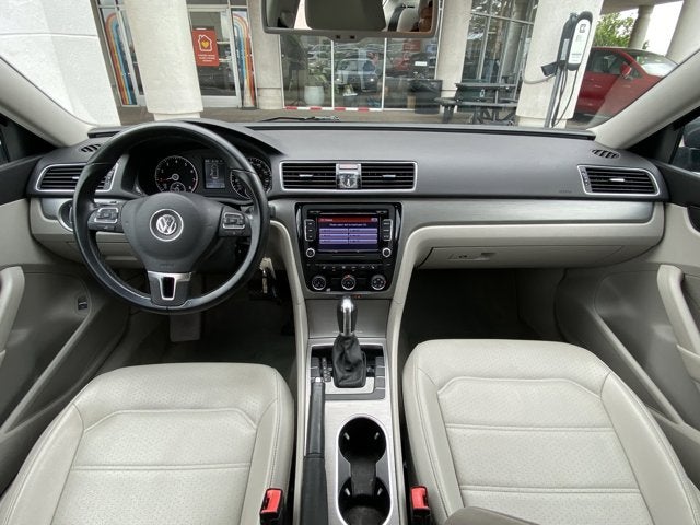 2014 Volkswagen Passat SE w/Sunroof