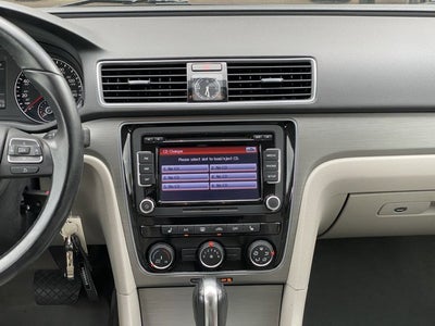 2014 Volkswagen Passat SE w/Sunroof