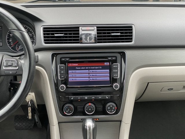 2014 Volkswagen Passat SE w/Sunroof