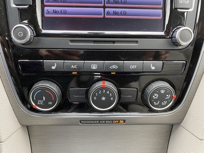 2014 Volkswagen Passat SE w/Sunroof