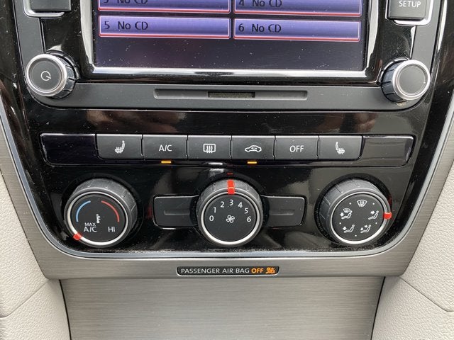 2014 Volkswagen Passat SE w/Sunroof