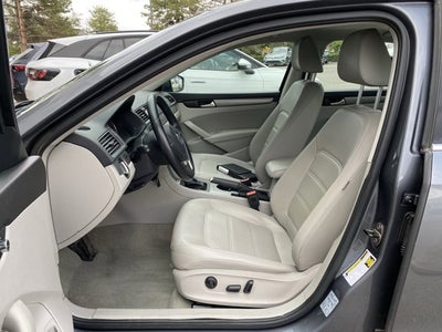 2014 Volkswagen Passat SE w/Sunroof