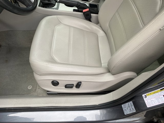 2014 Volkswagen Passat SE w/Sunroof