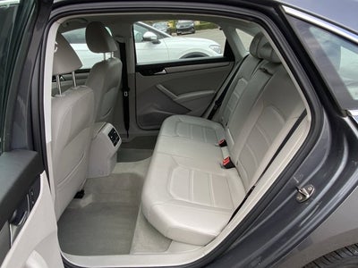 2014 Volkswagen Passat SE w/Sunroof