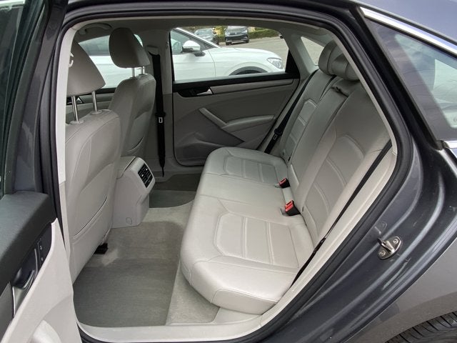 2014 Volkswagen Passat SE w/Sunroof
