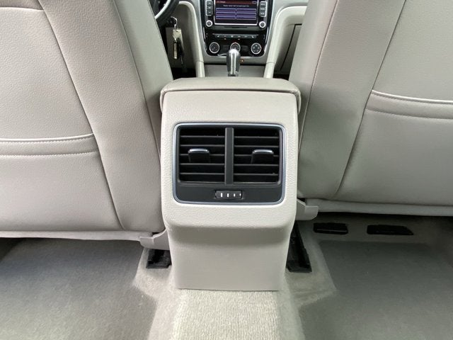 2014 Volkswagen Passat SE w/Sunroof