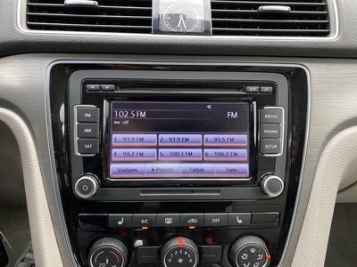 2014 Volkswagen Passat SE w/Sunroof