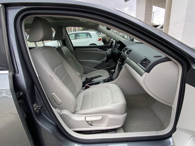 2014 Volkswagen Passat SE w/Sunroof