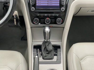 2014 Volkswagen Passat SE w/Sunroof