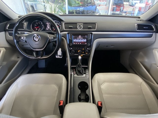2017 Volkswagen Passat 1.8T R-Line