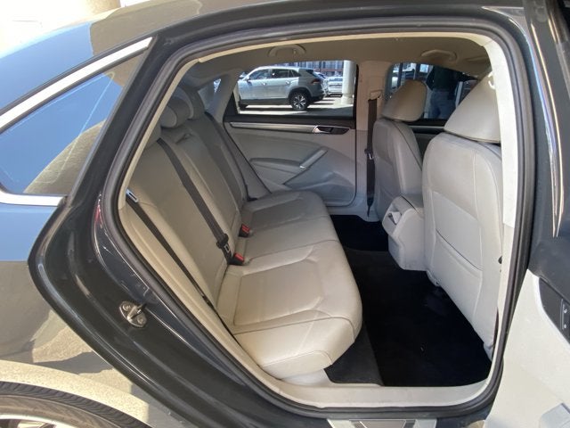 2017 Volkswagen Passat 1.8T R-Line