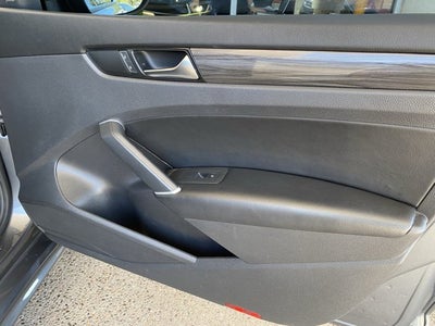 2021 Volkswagen Passat 2.0T R-Line