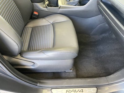 2023 Toyota RAV4 XSE