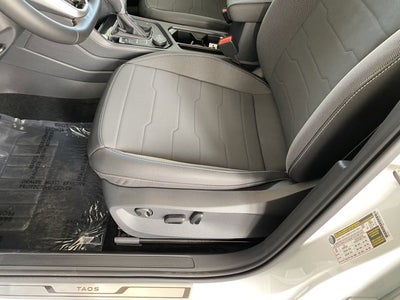 2025 Volkswagen Taos 1.5T SE Black