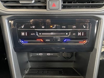 2025 Volkswagen Taos 1.5T SE Black