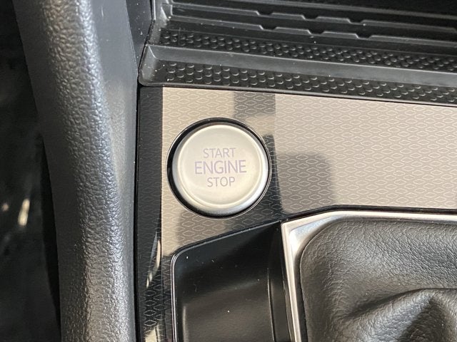 2025 Volkswagen Taos 1.5T SE Black