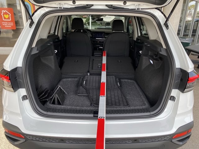 2025 Volkswagen Taos 1.5T SE Black