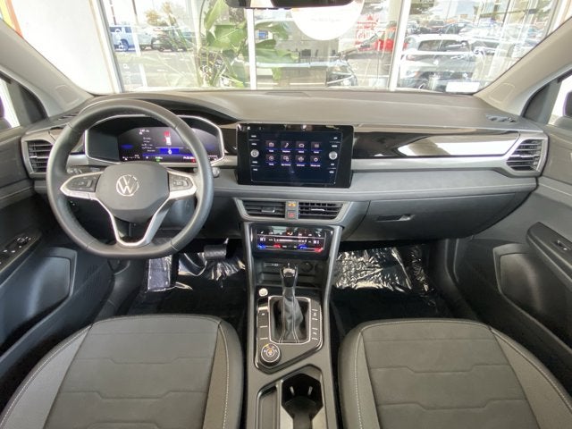 2025 Volkswagen Taos 1.5T SE Black