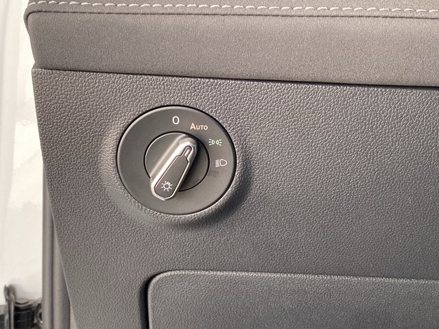 2025 Volkswagen Taos 1.5T SE Black