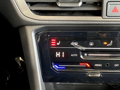 2025 Volkswagen Taos 1.5T SE Black