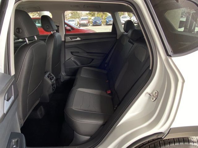 2025 Volkswagen Taos 1.5T SE Black