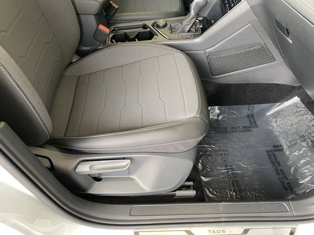 2025 Volkswagen Taos 1.5T SE Black