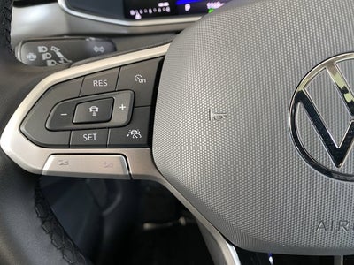 2025 Volkswagen Taos 1.5T SE Black