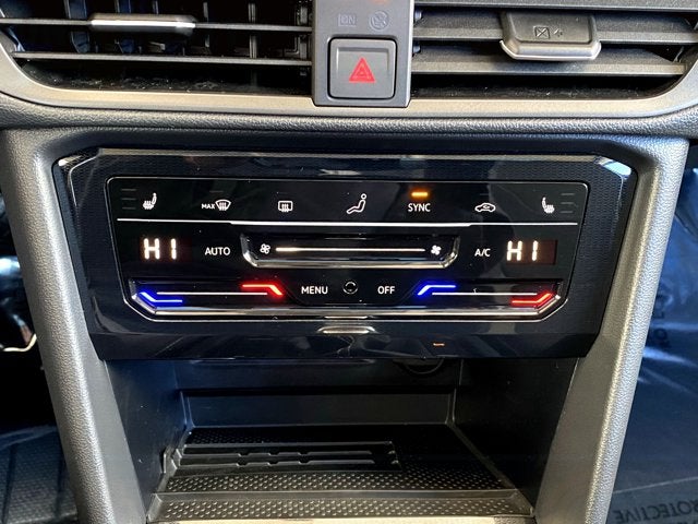 2026 Volkswagen Taos SE Black