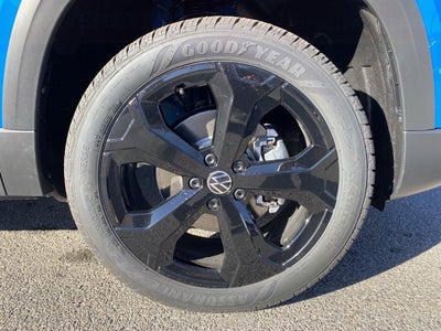 2026 Volkswagen Taos SE Black