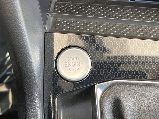 2026 Volkswagen Taos SE Black