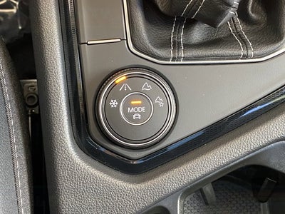 2026 Volkswagen Taos SE Black