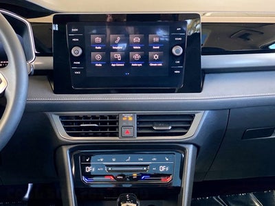 2026 Volkswagen Taos SE Black