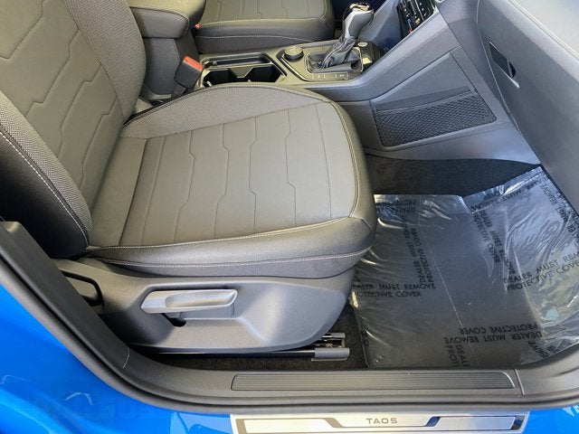 2026 Volkswagen Taos SE Black