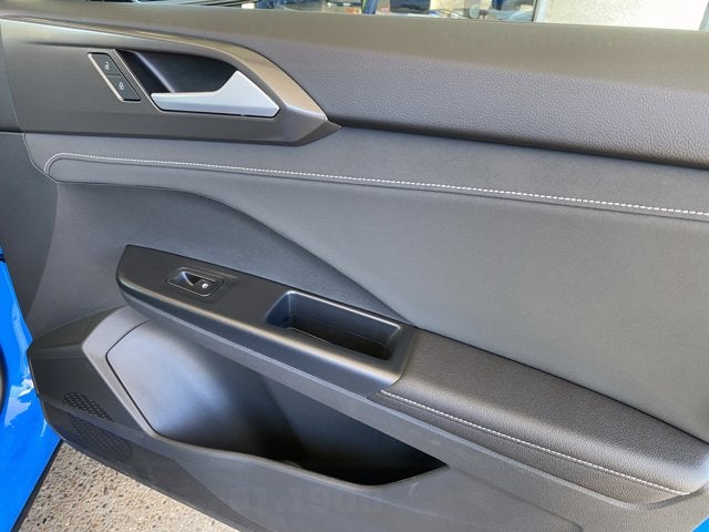 2026 Volkswagen Taos SE Black