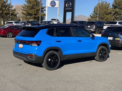 2026 Volkswagen Taos SE Black