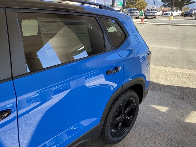 2026 Volkswagen Taos SE Black