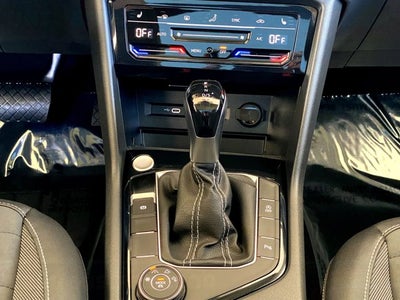 2026 Volkswagen Taos SE Black