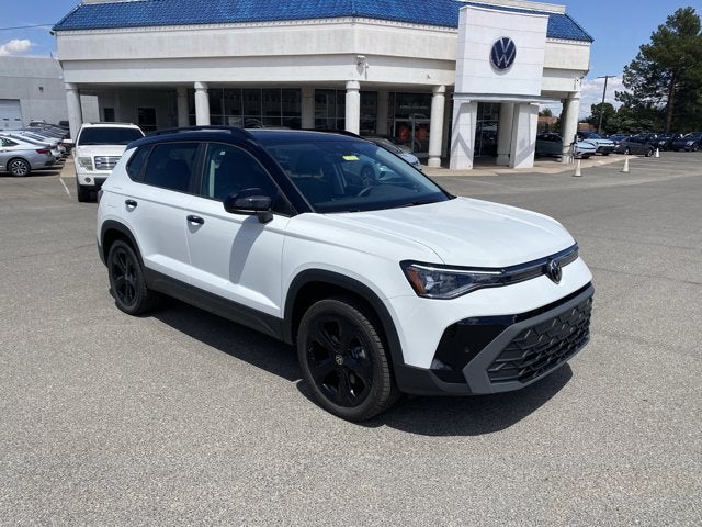2026 Volkswagen Taos SE Black