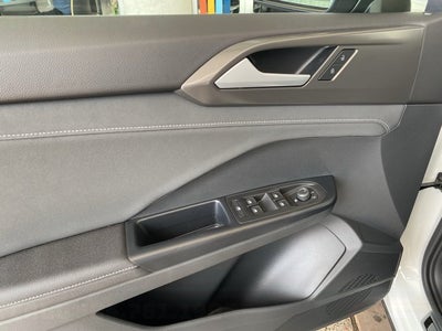 2026 Volkswagen Taos SE Black