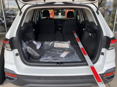 2026 Volkswagen Taos SE Black