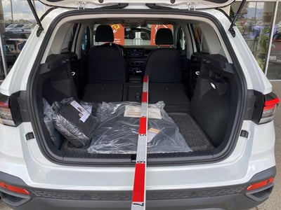 2026 Volkswagen Taos SE Black