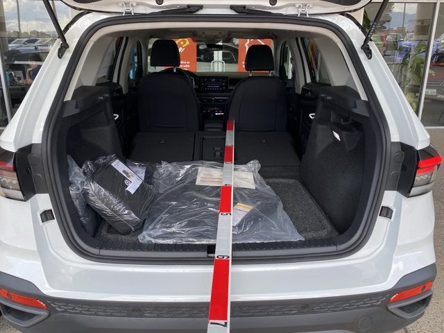 2026 Volkswagen Taos SE Black