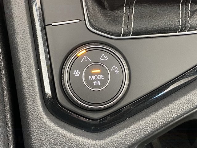 2026 Volkswagen Taos SE Black