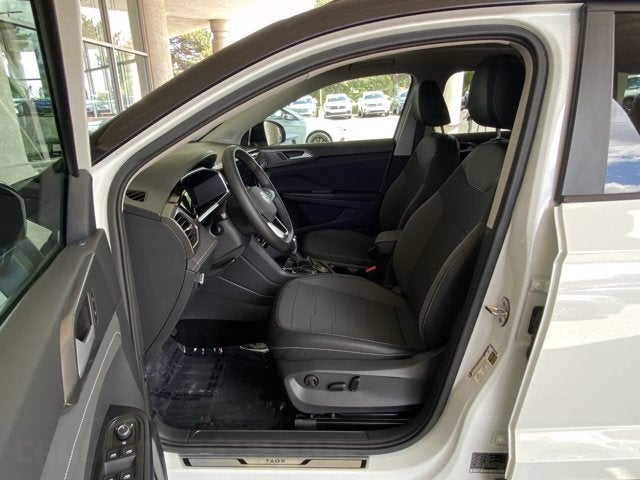 2026 Volkswagen Taos SE Black