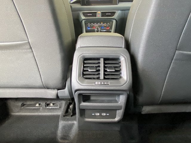 2026 Volkswagen Taos SE Black