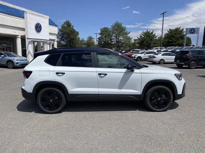 2026 Volkswagen Taos SE Black